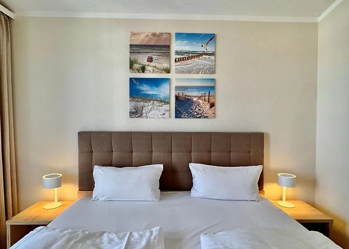 Apartment 393, Seepark *