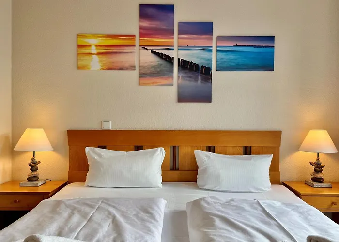 Apartment 393, Seepark *